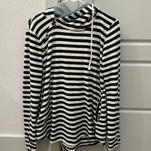 TEA N ROSE SWEATER | LARGE